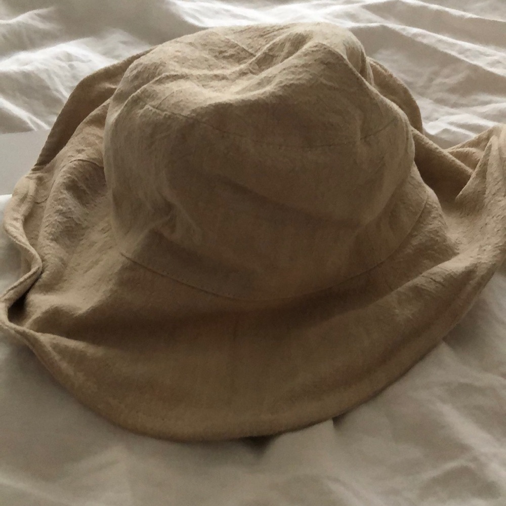 Bucket hat